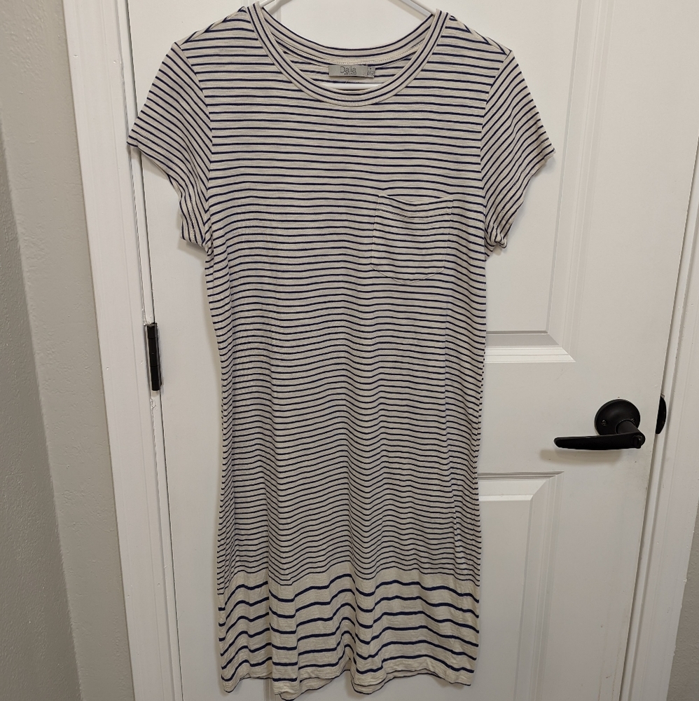 Dalia Striped Dress Size L Short Sleeve